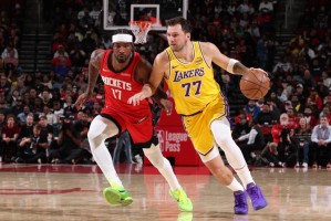 东契奇36分杜兰特18分 湖人险胜火箭豪取6连胜