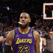 开云入口-詹皇低迷只因生病！雷迪克揽责，浓眉发声：避免连败